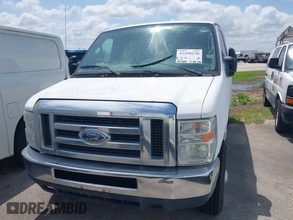 2013 Ford Econoline Cargo Commercial z VIN 1FTNE2EW8DDB01110, wystawiony jako IAAI lot #42290270 z przebiegiem 241 988 mil mil oraz . Historia ofert i sprzedaży dostępna na DreamBid. Obrazek 6.