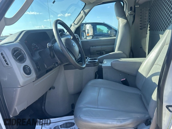 2012 Ford Econoline Cargo Recreational z VIN 1FTNE2EW6CDB01590, wystawiony jako IAAI lot #42526476 z przebiegiem 150 377 mil mil oraz . Historia ofert i sprzedaży dostępna na DreamBid. Obrazek 19.