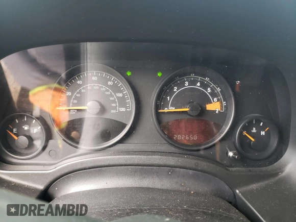 2014 Jeep Patriot Altitude z VIN 1C4NJPBA3ED729546, wystawiony jako Copart lot #52505015 z przebiegiem 202 650 mil mil oraz Szkoda całkowita • Salvage title. Historia ofert i sprzedaży dostępna na DreamBid. Obrazek 9.