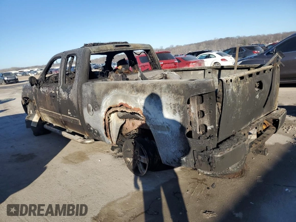 2013 GMC Sierra 1500 SLE with VIN 1GTR2VE73DZ184632, listed as a Copart auction lot 42704525 with Not Provided miles and Salvage Title. Bid and sale history available at DreamBid. Image 2.