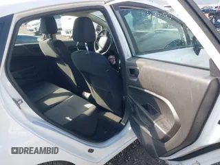 2018 Ford Fiesta S z VIN 3FADP4AJ2JM136775, wystawiony jako IAAI lot #42136725 z przebiegiem 47 072 mil mil oraz . Historia ofert i sprzedaży dostępna na DreamBid. Obrazek 8.