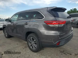 2018 Toyota Highlander SE with VIN 5TDJZRFH8JS538021, listed as a Copart auction lot 63496775 with 43,586 mi miles and Salvage title. Bid and sale history available at DreamBid. Image 2.