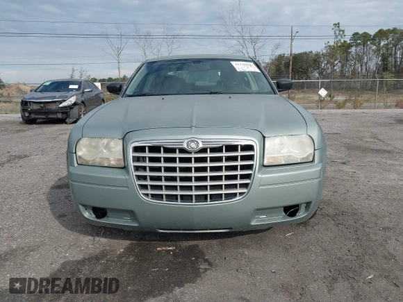 2005 Chrysler 300 with VIN 2C3AA43R85H559953, listed as a IAAI auction lot 41326006 with 190,288 mi miles. Bid and sale history available at carsss.com. Image 6.