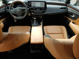 2024 Lexus ES 300h Luxury with VIN 58AEA1C16RU054104, listed as a Copart auction lot 43981705 with 9,196 mi miles and Salvage title. Bid and sale history available at DreamBid. Image 8.