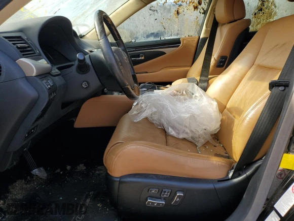 2013 Lexus LS 460 z VIN JTHCL5EF0D5017130, wystawiony jako Copart lot #57209794 z przebiegiem 31 101 mil mil oraz Nie do naprawy. Historia ofert i sprzedaży dostępna na DreamBid. Obrazek 7.