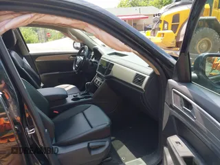 2018 Volkswagen Atlas SE z VIN 1V2KR2CA4JC569589, wystawiony jako IAAI lot #42471911 z przebiegiem 91 859 mil mil oraz . Historia ofert i sprzedaży dostępna na DreamBid. Obrazek 5.