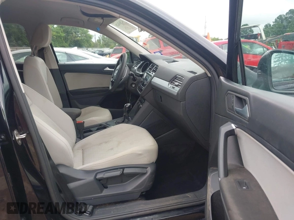 2020 Volkswagen Tiguan S with VIN 3VV1B7AX7LM102966, listed as a IAAI auction lot 42365428 with 94,921 mi miles and . Bid and sale history available at DreamBid. Image 5.