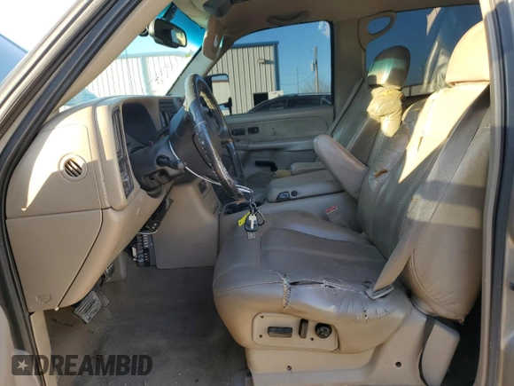 2001 GMC Sierra 1500HD SLE z VIN 1GTGC13UX1F202868, wystawiony jako Copart lot #43929435 z przebiegiem 271 152 mil mil oraz Szkoda całkowita • Salvage title. Historia ofert i sprzedaży dostępna na DreamBid. Obrazek 7.