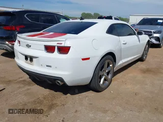 2010 Chevrolet Camaro 2SS z VIN 2G1FK1EJ6A9170374, wystawiony jako IAAI lot #42241453 z przebiegiem 182 673 mil mil oraz . Historia ofert i sprzedaży dostępna na DreamBid. Obrazek 4.