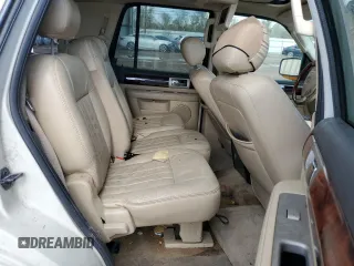 2005 Lincoln Navigator Luxury with VIN 5LMFU275X5LJ03887, listed as a Copart auction lot 84091304 with 0 mi miles and Salvage Title. Bid and sale history available at carsss.com. Image 11.