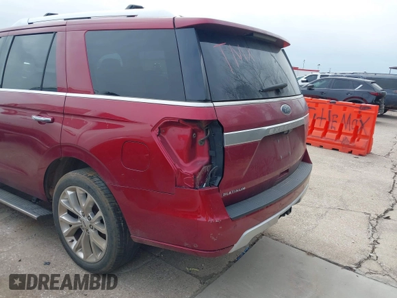 2018 Ford Expedition Platinum with VIN 1FMJU1LTXJEA15495, listed as a IAAI auction lot 41373116 with 150,385 mi miles. Bid and sale history available at carsss.com. Image 6.