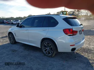 2015 BMW X5 xDrive50i z VIN 5UXKR6C58F0J78013, wystawiony jako IAAI lot #41335257 z przebiegiem Nie podano mil oraz . Historia ofert i sprzedaży dostępna na DreamBid. Obrazek 3.