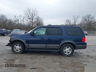 2004 Ford Expedition Special Service with VIN 1FMFU16L24LA55975, listed as a IAAI auction lot 41651208 with 217,030 mi miles. Bid and sale history available at carsss.com. Image 15.