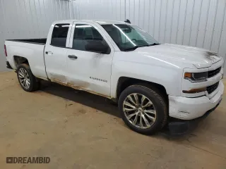 2018 Chevrolet Silverado 1500 Custom with VIN 1GCRCPEC9JZ320067, listed as a Copart auction lot 44718615 with 212,661 mi miles and Clean Title. Bid and sale history available at carsss.com. Image 4.