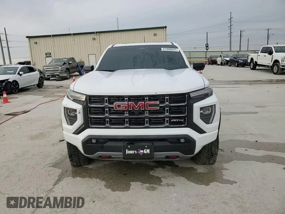 2024 GMC Canyon 4WD AT4 z VIN 1GTP6DEK2R1271647, wystawiony jako Copart lot #47996625 z przebiegiem Nie podano mil oraz Szkoda całkowita • Salvage title. Historia ofert i sprzedaży dostępna na DreamBid. Obrazek 13.