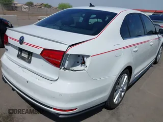 2017 Volkswagen Jetta GLI z VIN 3VW5T7AJ3HM257978, wystawiony jako IAAI lot #41855055 z przebiegiem 177 344 mil mil oraz . Historia ofert i sprzedaży dostępna na DreamBid. Obrazek 6.