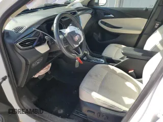 2020 Buick Encore GX Select z VIN KL4MMDS27LB115872, wystawiony jako Copart lot #43366635 z przebiegiem 59 095 mil mil oraz Szkoda całkowita • Salvage title. Historia ofert i sprzedaży dostępna na DreamBid. Obrazek 7.