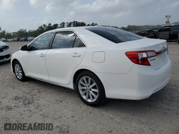 2014 Toyota Camry L with VIN 4T4BF1FK3ER398621, listed as a Copart auction lot 50946675 with 71,141 mi miles and Clean Title. Bid and sale history available at DreamBid. Image 2.