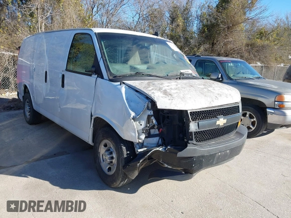 2021 Chevrolet City Express Cargo z VIN 1GCZGGF70M1144857, wystawiony jako IAAI lot #41474258 z przebiegiem 155 494 mil mil oraz . Historia ofert i sprzedaży dostępna na DreamBid. Obrazek 1.