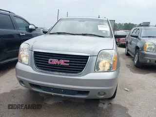 2007 GMC Yukon XL SLT with VIN 1GKFC160X7J311913, listed as a IAAI auction lot 41804518 with 188,458 mi miles. Bid and sale history available at carsss.com. Image 6.