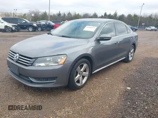 2012 Volkswagen Passat SE с VIN 1VWBH7A3XCC054344, выставлен на аукционе IAAI как лот 41290377 с пробегом 195 009 миль миль и . История ставок и продаж доступна на DreamBid. Изображение 2.