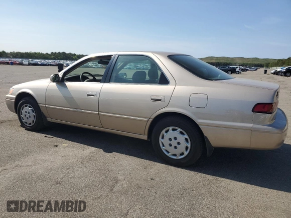 1998 Toyota Camry LE z VIN JT2BG22K8W0192431, wystawiony jako Copart lot #59421795 z przebiegiem 63 232 mil mil oraz Czysty tytuł • Clean title. Historia ofert i sprzedaży dostępna na DreamBid. Obrazek 2.