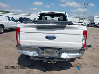 2019 Ford F-250 XL с VIN 1FT7W2BT1KED48010, выставлен на аукционе IAAI как лот 42369876 с пробегом 184 482 миль миль и . История ставок и продаж доступна на DreamBid. Изображение 17.