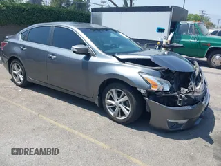2015 Nissan Altima SV z VIN 1N4AL3AP1FC261692, wystawiony jako IAAI lot #42378146 z przebiegiem 215 563 mil mil oraz . Historia ofert i sprzedaży dostępna na DreamBid. Obrazek 1.