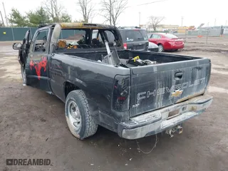 2003 Chevrolet Silverado 1500 LS with VIN 2GCEC19V731279716, listed as a IAAI auction lot 41105235 with 1 mi miles. Bid and sale history available at carsss.com. Image 3.