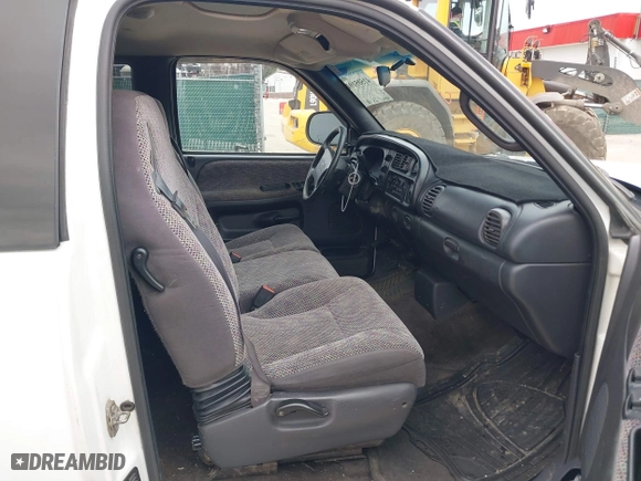 1998 Dodge Ram 1500 with VIN 3B7HC12Y4WM271488, listed as a IAAI auction lot 41505101 with 165,001 mi miles. Bid and sale history available at carsss.com. Image 5.
