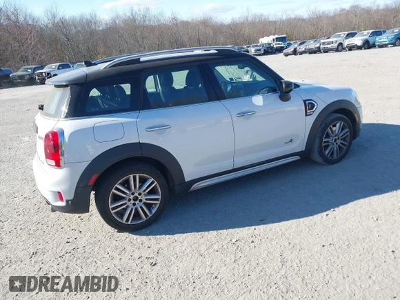 2020 MINI Countryman Cooper S with VIN WMZYX1C05L3L45883, listed as a IAAI auction lot 40690925 with 28,846 mi miles and . Bid and sale history available at DreamBid. Image 4.
