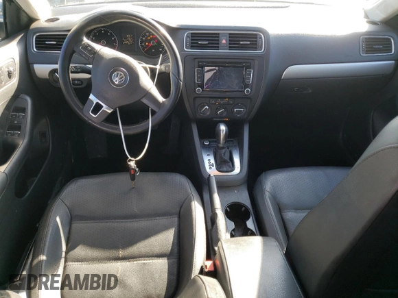 2014 Volkswagen Jetta Sedan SE w/Connectivity with VIN 3VWD07AJ7EM411432, listed as a Copart auction lot 43646655 with 138,430 mi miles and Salvage Title. Bid and sale history available at carsss.com. Image 8.