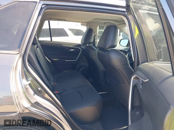 2024 Toyota RAV4 XLE Premium с VIN 2T3C1RFV2RC272612, выставлен на аукционе IAAI как лот 41881892 с пробегом 11 054 миль миль и . История ставок и продаж доступна на DreamBid. Изображение 8.