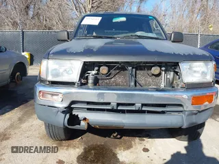 1998 Toyota 4Runner SR5 z VIN JT3GN86R3W0066964, wystawiony jako IAAI lot #41534253 z przebiegiem 344 387 mil mil oraz . Historia ofert i sprzedaży dostępna na DreamBid. Obrazek 6.