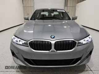 2024 BMW 3 Series 330i z VIN 3MW69FF03R8E05831, wystawiony jako Copart lot #59636535 z przebiegiem 37 718 mil mil oraz Czysty tytuł • Clean title. Historia ofert i sprzedaży dostępna na DreamBid. Obrazek 5.