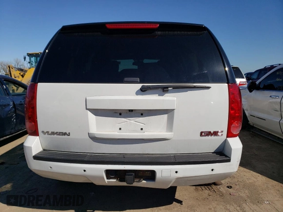2013 GMC Yukon SLT with VIN 1GKS2CE01DR306482, listed as a Copart auction lot 45743624 with 173,117 mi miles and Salvage Title. Bid and sale history available at carsss.com. Image 6.