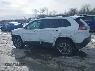 2019 Jeep Cherokee Trailhawk Elite with VIN 1C4PJMBX0KD315275, listed as a IAAI auction lot 41630464 with 94,558 mi miles. Bid and sale history available at carsss.com. Image 14.