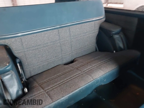 1987 Chevrolet Blazer z VIN 1GNCT18R3H0152807, wystawiony jako IAAI lot #41850727 z przebiegiem 96 276 mil mil oraz . Historia ofert i sprzedaży dostępna na DreamBid. Obrazek 8.