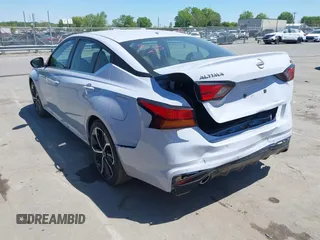 2025 Nissan Altima SR with VIN 1N4BL4CV6SN362215, listed as a IAAI auction lot 42057026 with 3,467 mi miles and . Bid and sale history available at DreamBid. Image 3.