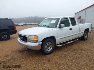 2002 GMC Sierra 1500 SLE with VIN 2GTEC19V821311698, listed as a IAAI auction lot 41585171 with 1 mi miles. Bid and sale history available at carsss.com. Image 2.