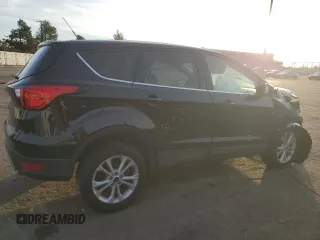 2019 Ford Escape SE with VIN 1FMCU0GD5KUB32527, listed as a Copart auction lot 43687295 with 0 mi miles and Salvage Title. Bid and sale history available at carsss.com. Image 3.