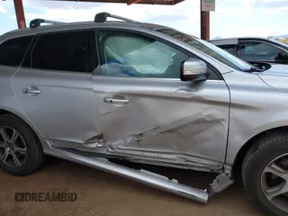 2015 Volvo XC60 T6 Platinum с VIN YV4902RMXF2719971, выставлен на аукционе IAAI как лот 41970301 с пробегом 63 399 миль миль и . История ставок и продаж доступна на DreamBid. Изображение 6.
