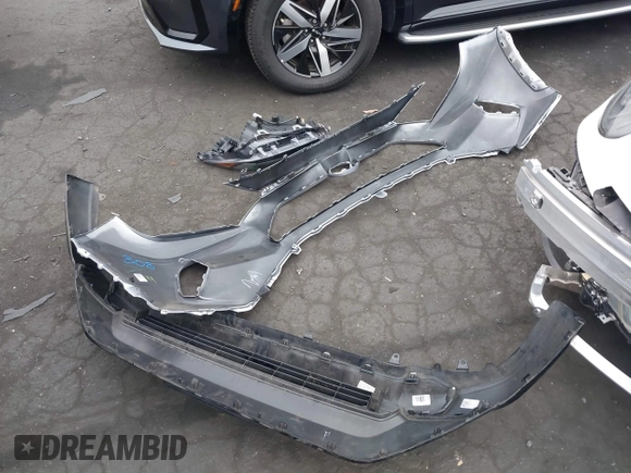 2022 Toyota RAV4 Hybrid SE z VIN 4T3T6RFV9NU070229, wystawiony jako IAAI lot #42565070 z przebiegiem 21 901 mil mil oraz . Historia ofert i sprzedaży dostępna na DreamBid. Obrazek 18.