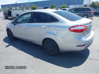 2014 Ford Fiesta S z VIN 3FADP4AJ0EM102338, wystawiony jako IAAI lot #42670979 z przebiegiem 141 301 mil mil oraz . Historia ofert i sprzedaży dostępna na DreamBid. Obrazek 3.