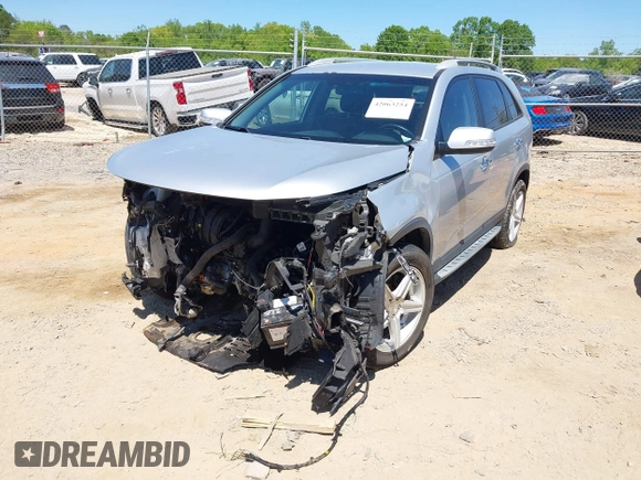 2015 Kia Sorento LX with VIN 5XYKTCA68FG641582, listed as a IAAI auction lot 42063254 with 159,125 mi miles and . Bid and sale history available at DreamBid. Image 6.