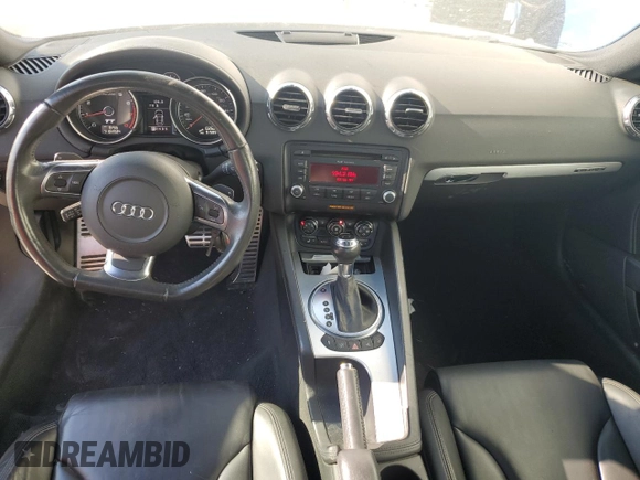 2009 Audi TT z VIN TRUKF38J391020407, wystawiony jako Copart lot #62101664 z przebiegiem 91 585 mil mil oraz Szkoda całkowita • Salvage title. Historia ofert i sprzedaży dostępna na DreamBid. Obrazek 8.