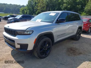 2023 Jeep Grand Cherokee Laredo z VIN 1C4RJKAG9P8865637, wystawiony jako IAAI lot #42682535 z przebiegiem 63 710 mil mil oraz . Historia ofert i sprzedaży dostępna na DreamBid. Obrazek 17.