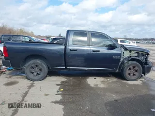 2017 Ram 1500 SLT z VIN 1C6RR6GG3HS775368, wystawiony jako IAAI lot #41374108 z przebiegiem 146 811 mil mil oraz . Historia ofert i sprzedaży dostępna na DreamBid. Obrazek 14.