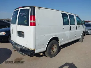 2008 Chevrolet Express Cargo Van with VIN 1GCGG25C181125426, listed as a IAAI auction lot 41726393 with 271,384 mi miles. Bid and sale history available at carsss.com. Image 4.