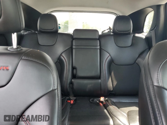 2019 Jeep Cherokee Trailhawk z VIN 1C4PJMBX2KD328612, wystawiony jako Copart lot #56859655 z przebiegiem 137 765 mil mil oraz Czysty tytuł • Clean title. Historia ofert i sprzedaży dostępna na DreamBid. Obrazek 10.